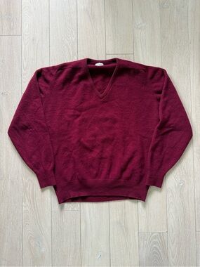 Vintage Made in Scotland New Lambswool V Neck Sweater in Maroon